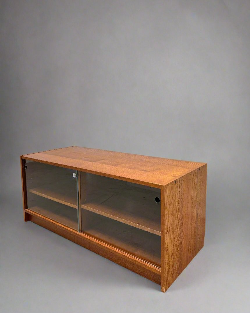 Mid-century low dressoir